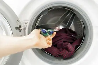 Sestavine detergenta za pranje perila učinkovito opravijo delo