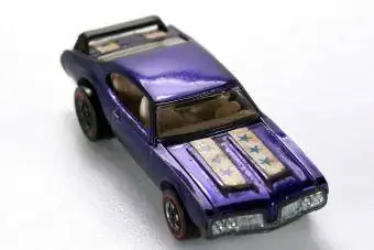 Фиолетовый Олдсмобиль 442 1971 года
