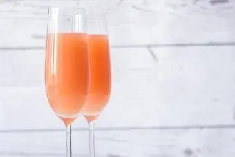 Cocktail au champagne et litchi