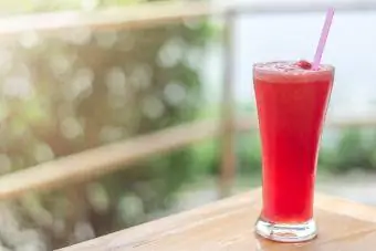 Atdzesēts zemeņu punčs Daiquiri Mocktail