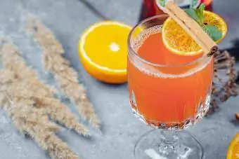 Verwarmende wintercocktail met aperol