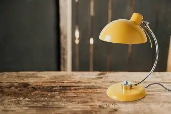 Candeeiro de mesa/leitura amarelo contemporâneo