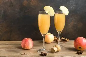 Pjenušavi koktel Mimosa od jabučnog jabukovače