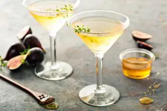 Rượu martini sung và mật ong