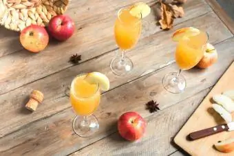 አፕል cider Mimosa