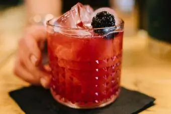 Коктейль Blackberry Rum Runner с ромом