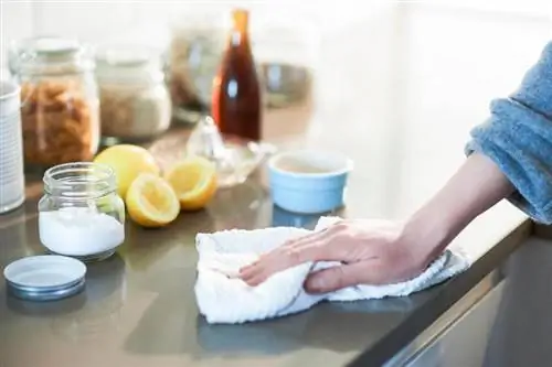 9 درمان خانگی آسان برای تمیز کردن که نتیجه می دهد