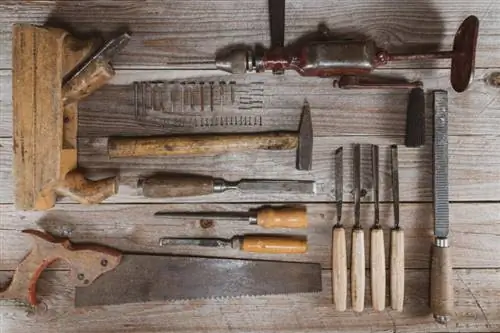 Identifikácia starožitných nástrojov: Sprievodca zberateľom