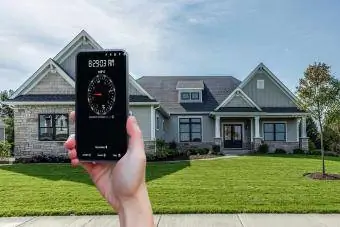 uporabite aplikacijo kompas za določitev smeri hiše