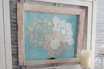 doilies ilə pəncərə çərçivəsi