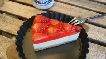 Çiyələkli cheesecake