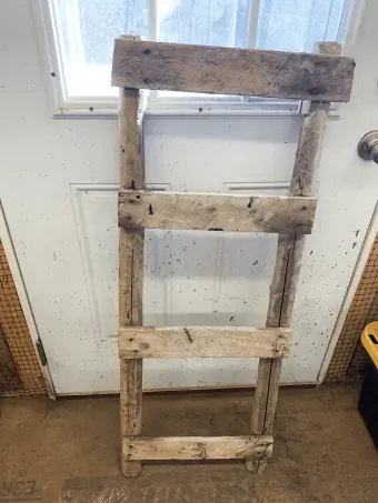 Starožitný rebrík vyrobený na farme