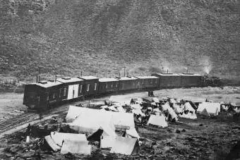bygging av den første transkontinentale jernbanen