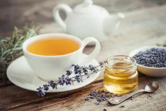 pinatuyong lavender tea para sa kalmado at anti anxiety wellness