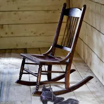 Antika Dikiş Sallanan Sandalye