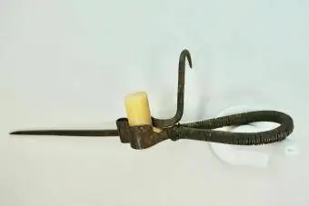 Antiikki käsintehdyt taotut rautakaivoslamput Tommy Stick kuparikääreinen käsikahva antiikkikynttilällä c1800s