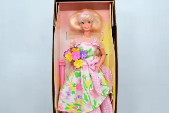 Spring Petals Lalka Barbie Ekskluzywna lalka Avon