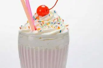 Boozy White Chocolate Strawberry Milkshake