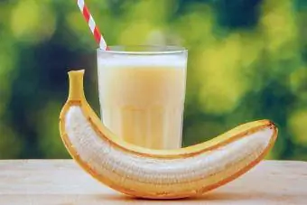 банановый молочный коктейль с шипами