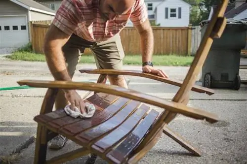 Jak čistit dřevěný nábytek: Kompletní průvodce