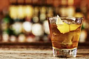 Sazerac - یک کوکتل الکلی کلاسیک