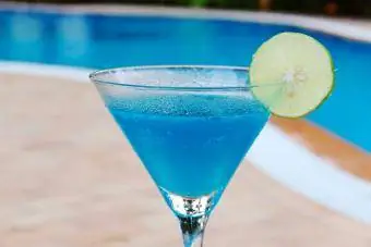 cocktail ya bluu ya cosmo