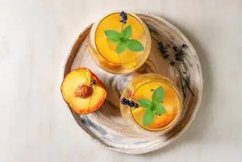Персиковый коктейль-лимонад