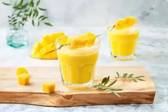 Pinneaple mango koktejl