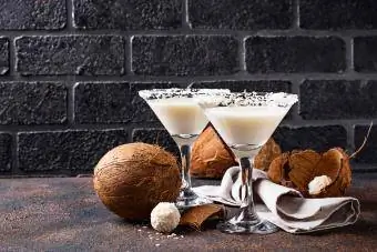 Kokosové martini nebo alkoholický koktejl Margarita