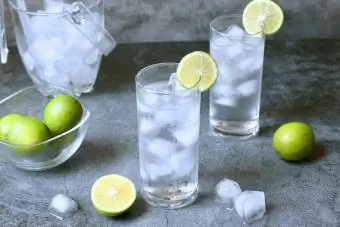 Vodka lime highball