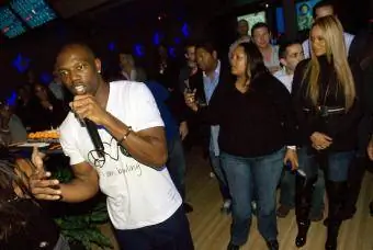 Terrell Owens 81 Cares Bowl'a katıldı