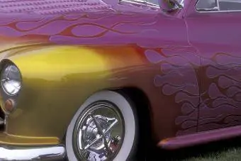 Close-up van aangepaste klassieke auto