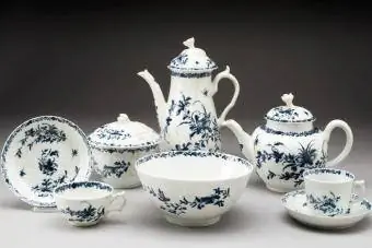 Чайный сервиз, 1760 год. Художник Ройял Вустер