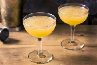 Boozy Uppfriskande Cognac Mellan Lakan Cocktail