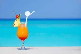 Seksi rannalla cocktail