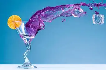 fialový splash koktejl