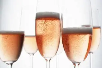 nzuri katika cocktail pink