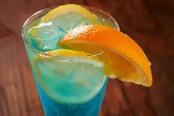 maharamia maisha blue cocktail na machungwa kipande