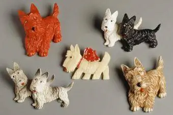 Broches en forme de chien en bakélite des années 1930-40