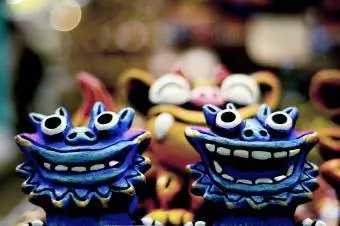 Shisa zaj figurines