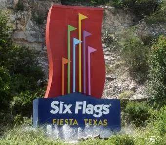 Sáu lá cờ Fiesta Texas