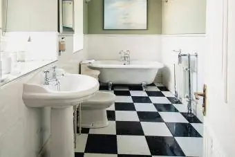 Art-Deco-Badezimmerboden