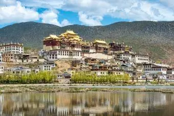 Temple Songzanlin - Monastère Ganden Sumtseling