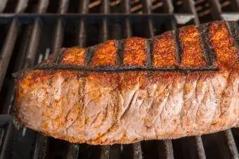 szénen grillezett steak