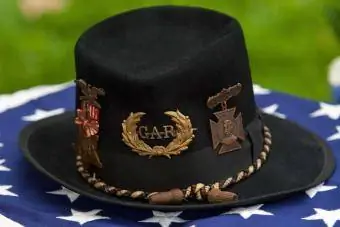 Oficirski klobuk državljanske vojne ZDA z medaljami