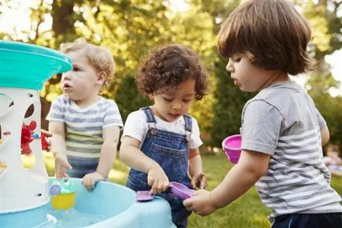 45 actividades al aire libre para que los niños pequeños los ayuden a crecer & Aprende