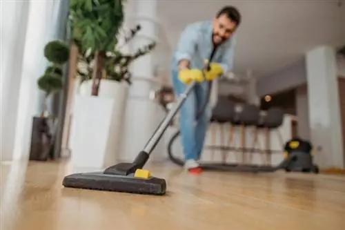 Kako očistiti drvene laminatne podove za rezultate bez tragova