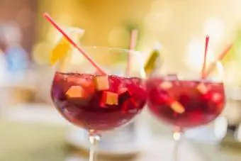 Rooi Appel Sangria Punch