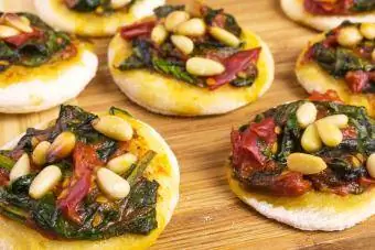 pesto spinach rounds