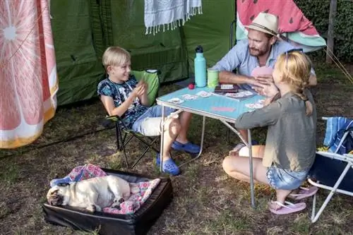 25 stovyklavimo žaidimai vaikams, kurie padės išvengti nuobodulio